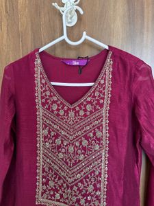 Elegant Embroidered Kurta