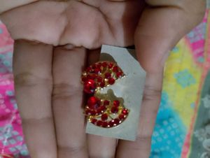 Beautiful Red Pendant With Stud Earrings 💞