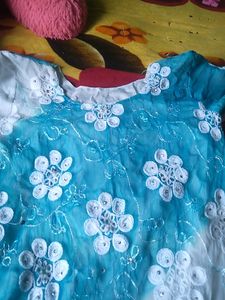 Blou With White Tops..