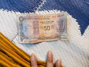 Old 100 And 50 Rs. Note