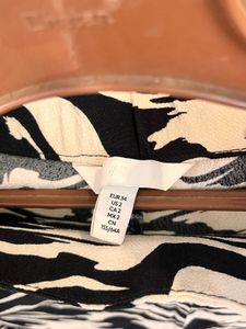 H&amp;M Flare Leg Pants (Xs)