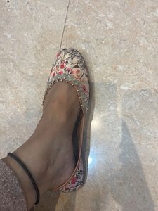 Anouk Floral Juttis with Silver Embellishments
