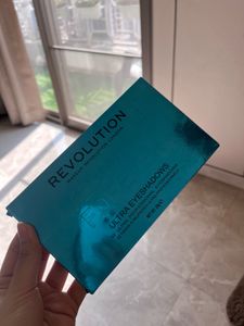 Makeup Revolution London 32 Eyeshadow Palette