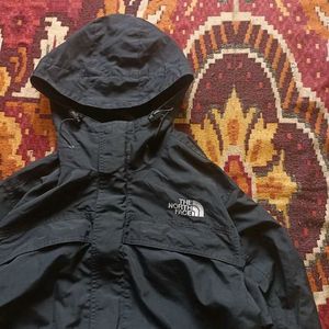 TNF Windcheater