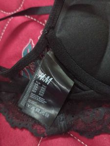 32C - H&amp;M Black Lace