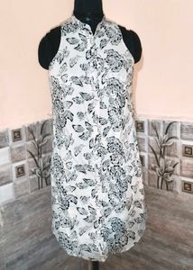 Size Small 🎁Buy 2 Get 1 Free 🎁Floral Dress