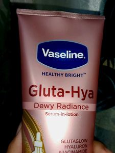 Vaseline Gluta-Hya Lotion