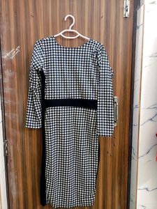 Houndstooth Print Midi Dress