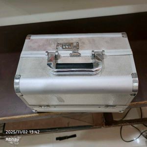 Silver Storage Case makeup vanity box