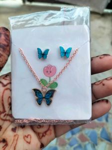 Butterfly Pendants And Earrings Set