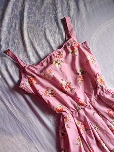 Floral Pink Dress🌷💓🤍