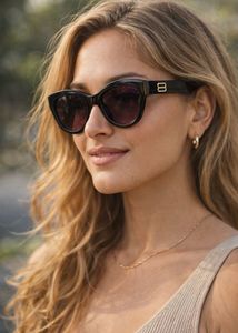 Chic Black Sunglasses