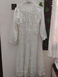 Elegant White Embroidered Kurta Set ( 4 pcs)