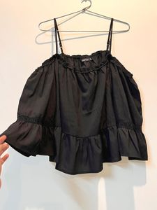 Boohoo Black Off-Shoulder Top (M)