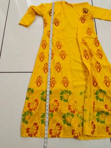 Fabric Colour Printed Beautiful Gaun