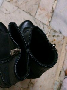 Black Leather Boots (Women&#39;s)
