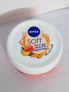 Nivea Soft Light Moisturizer 200ml