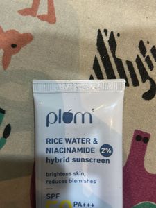 Plum Dew-it-light Gel Cream And Free Sunscreen