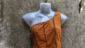 I. CUTE TOP