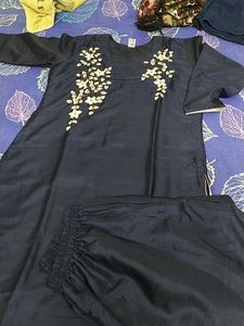 Gorgeous Look Navy Blue Kurta Pant Set