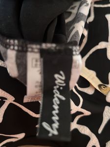 Chic Black &amp; White Geometric Print T-Shirt