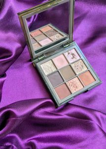 100% Orignal Huda Eyeshadow Palette (Khaki Haze)