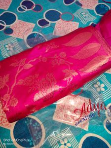 New Beautiful Saree With Blouse