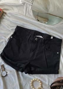 H&amp;M Shorts🖤
