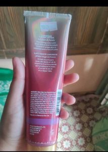 Stay Quircky Loose Powder With Tinted lotion.. Not