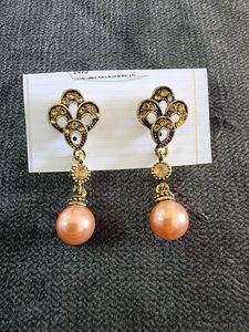 Pearl Earring