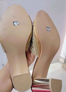 Party Wear Women Golden Shin Heels Sandal👠