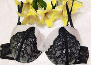 Lace Detail Bra With Beautiful Penty