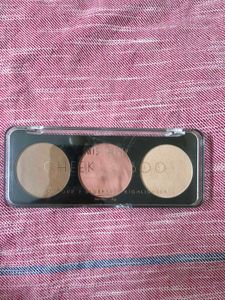 Swiss Beauty Cheek-a-Boo