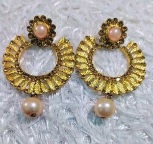 Golden Pearl Earrings