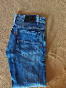 IT&#39;S PHILLIPS JEANS IN A VERY GOOD CONDITION