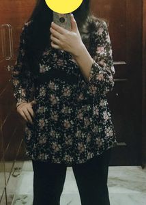 Beautiful Maternity Top With Tieups!