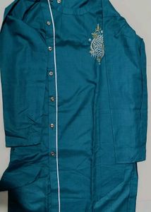 Looksky Green Embroidered Kurta