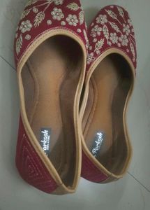 Mojari Magenta Colour