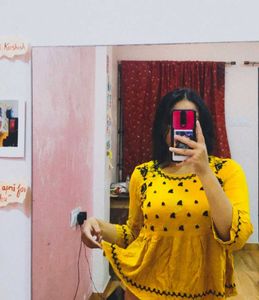 Mustard Yellow Short Kurti 💛