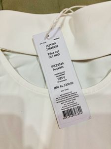 Forever New Rylee CutNWTOut Neck