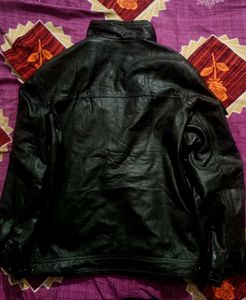 Y2K Vintage Black leather jacket 🔥