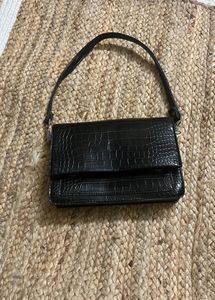 Stylish Black Shoulder Bag