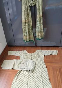 46) Green Floral Print 3 Piece Full Suit