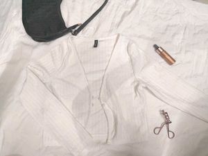 H&M White Crop Top 🕊️