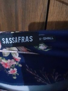 two stylish top with trendy jeans 😎