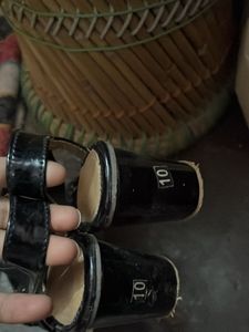 Chic Black Heeled Sandals