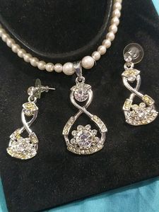 Pearl Necklace &amp; Earrings Set
