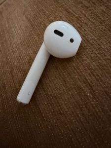 Apple Airpods 2 with Case