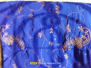 Women Zari Handwoven Embroidery Suit