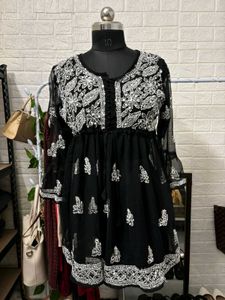 Short Chikankari Kurti